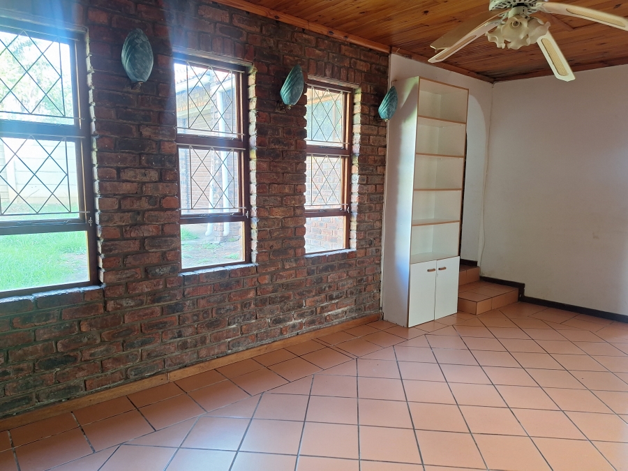 To Let 4 Bedroom Property for Rent in Strelitzia Park Eastern Cape